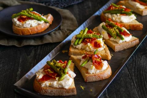 Pancetta Ricotta and Asparagus Crostini 